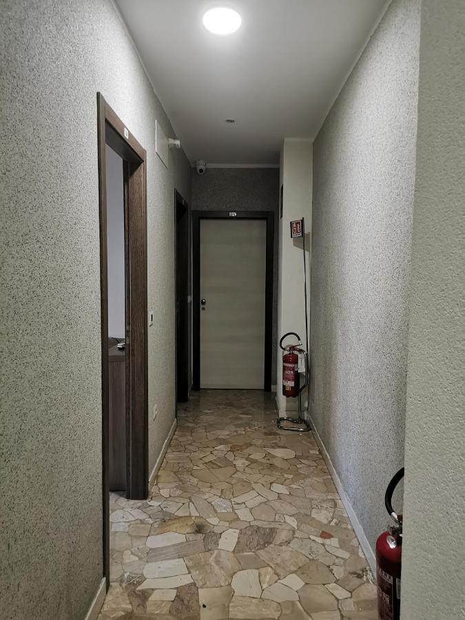 Hotel Bissi Milão Exterior foto